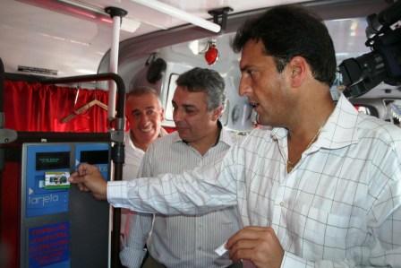 Obligan a las empresas de transporte público de pasajeros de Tigre a vender tarjetas de colectivos en kioscos de diarios Obligan a las empresas de transporte público de pasajeros de Tigre a vender tarjetas de colectivos en kioscos de diarios