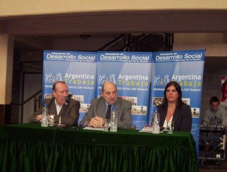 El Intendente de San Fernando, Osvaldo Amieiro, presentó el Programa Ingreso Social Con Trabajo acompañado por el Secretario de Organización y Comunicación Comunitaria, Alfredo Carazo