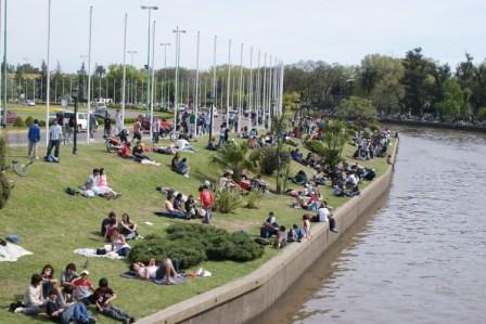 Miles de jóvenes festejaron el día de la Primavera en Tigre