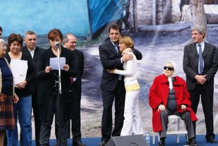 Massa entregó nuevas viviendas en el Barrio San Pablo