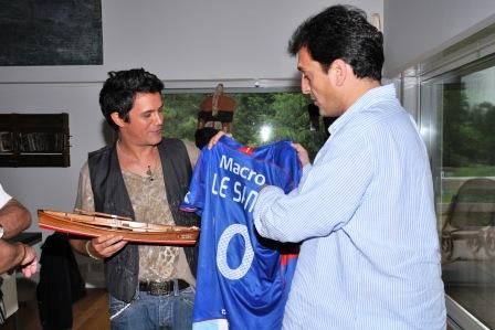 Tigre recibió a Alejandro Sanz, un Nº 1 de la música internacional Tigre recibió a Alejandro Sanz, un Nº 1 de la música internacional