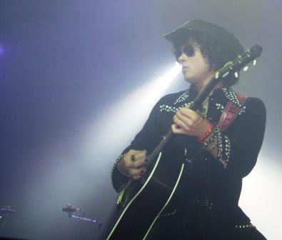 Enrique Bunbury hizo vibrar de rock and roll a Buenos Aires (FOTO: HERNAN ROMERO)
Enrique Bunbury hizo vibrar de rock and roll a Buenos Aires (FOTO: HERNAN ROMERO)