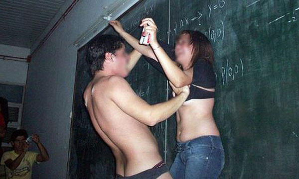 Polémica por una fiesta sexual en la universidad Nacional de Chaco Polémica por una fiesta sexual en la universidad Nacional de Chaco