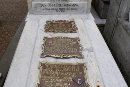 Sentido homenaje al fundador del Club Tigre, José Dellagiovanna Sentido homenaje al fundador del Club Tigre, José Dellagiovanna