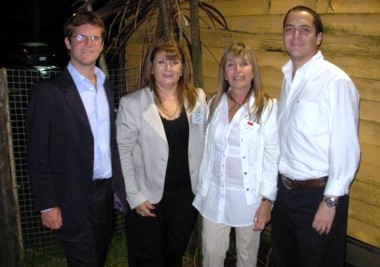 De izquierda a derecha: Marcos Hilding Ohlsson, Aurora Bastidas Alcacer, Ester Fandiño, Martín Muñiz
De izquierda a derecha: Marcos Hilding Ohlsson, Aurora Bastidas Alcacer, Ester Fandiño, Martín Muñiz