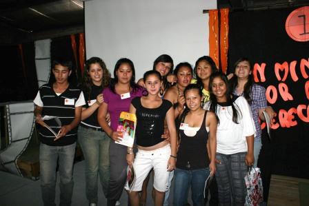 Se presentaron los trabajos audiovisuales realizados por los chicos del barrio y por jóvenes de otras localidades Se presentaron los trabajos audiovisuales realizados por los chicos del barrio y por jóvenes de otras localidades