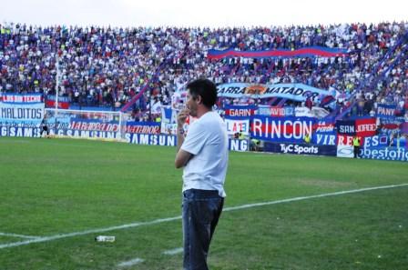 Inusual y emotiva despedida de Cagna como entrenador de Tigre 