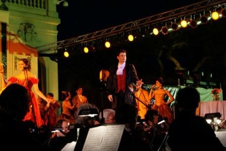 Más de 2.000 vecinos de Tigre disfrutaron de su presentación de La Traviata en los jardines del MAT