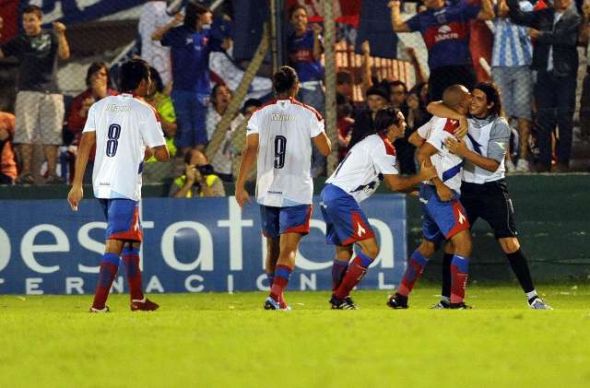 Con tres goles de Luna Tigre hundió más a Boca Con tres goles de Luna Tigre hundió más a Boca