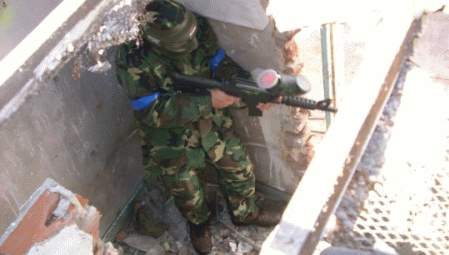 Un joven muere al caer al vacio jugando al Paintball Un joven muere al caer al vacio jugando al Paintball