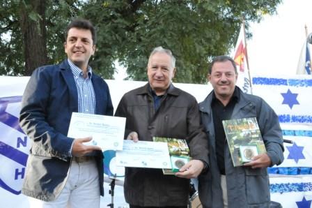 El intendente de Tigre, Sergio Massa, junto al embajador de Israel en la República Argentina, Daniel Gazit y el presidente del Club Náutico Hacoaj, Ricardo Furman El intendente de Tigre, Sergio Massa, junto al embajador de Israel en la República Argentina, Daniel Gazit y el presidente del Club Náutico Hacoaj, Ricardo Furman