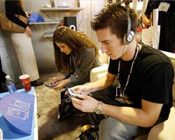 El 60 por ciento de los adolescentes de la provincia son adictos a escuchar música con un volumen alto
