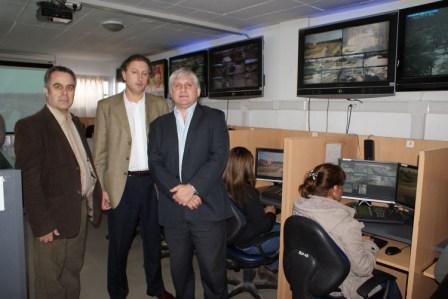 Autoridades de Chivilcoy visitaron el Centro de Operaciones Tigre Autoridades de Chivilcoy visitaron el Centro de Operaciones Tigre