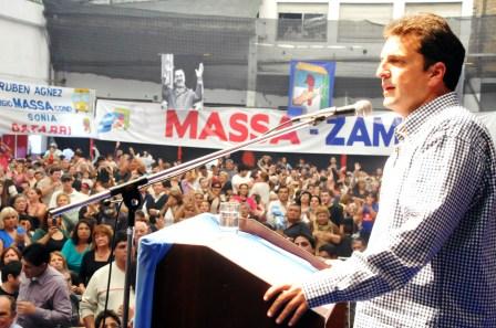 El Club Glorias fue escenario del multitudinario acto con el que el Partido Justicialista de Tigre celebró el Día del Trabajador.