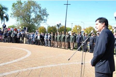 Emotivo homenaje a los aviadores de Malvinas en Don Torcuato Emotivo homenaje a los aviadores de Malvinas en Don Torcuato