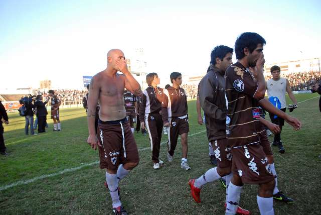 Platense descendió a la B Metropolitana tras empatar con Quilmes Platense descendió a la B Metropolitana tras empatar con Quilmes