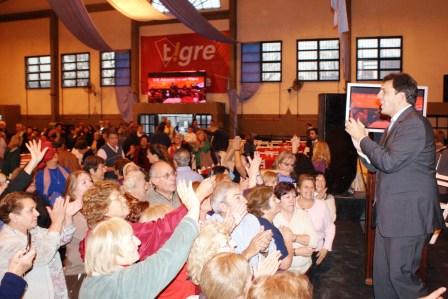 El intendente Sergio Massa ante unos 1.500 abuelos de todo Tigre 
