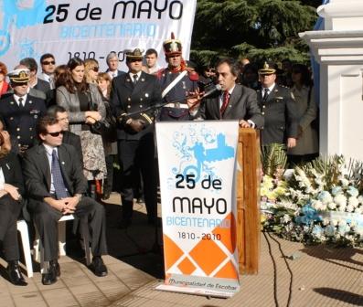 Festejos por el Bicentenario de la Revolución de Mayo, organizados por la Municipalidad de Escobar Festejos por el Bicentenario de la Revolución de Mayo, organizados por la Municipalidad de Escobar