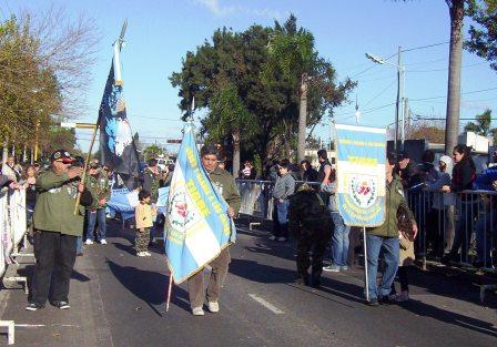 Veteranos de Malvinas se sumaron al desfile