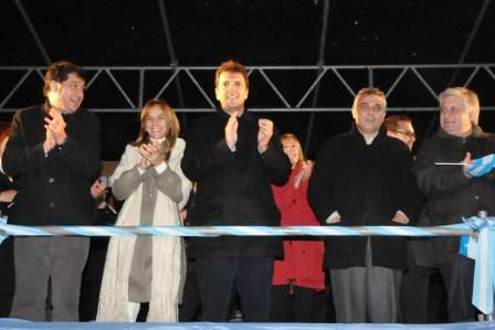 Multitudinario desfile del Bicentenario Argentino en Pacheco