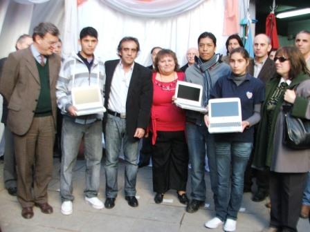 Se inician las obras de ampliación y se entregaron netbooks a la Escuela Técnica nº 3 de Maquinista Savio Se inician las obras de ampliación y se entregaron netbooks a la Escuela Técnica nº 3 de Maquinista Savio