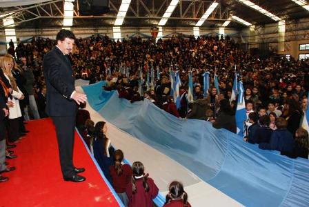 San Isidro vivió una multitudinaria promesa de lealtad a la bandera