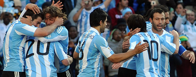 Argentina le gana a México y por ahora pasa a cuartos