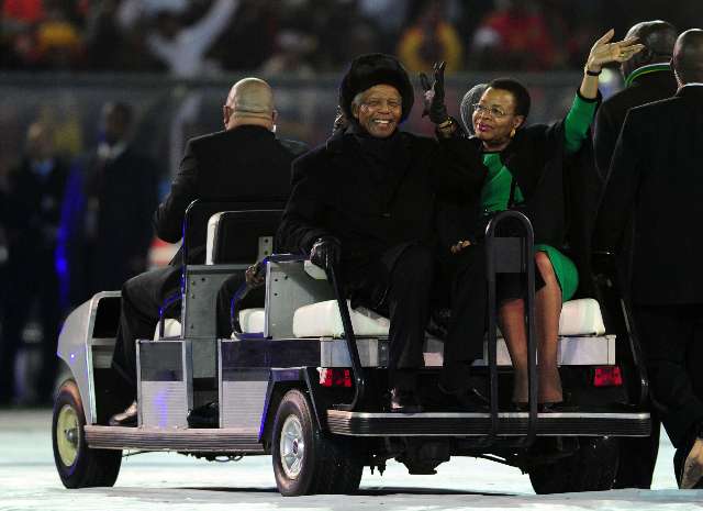 Sudáfrica se despidió con una fiesta de música y color y la sorpresa de Mandela Sudáfrica se despidió con una fiesta de música y color y la sorpresa de Mandela