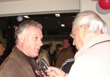 Tras el acto de asunción de autoridades del Comité de la UCR local, el Concejal Gnoffo contestó los requerimientos de la prensa Tras el acto de asunción de autoridades del Comité de la UCR local, el Concejal Gnoffo contestó los requerimientos de la prensa