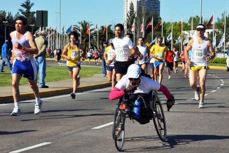 En una jornada a pleno sol se desarrolló en Tigre la Maratón Weber y el Campeonato Argentino de Remo 2010. 
