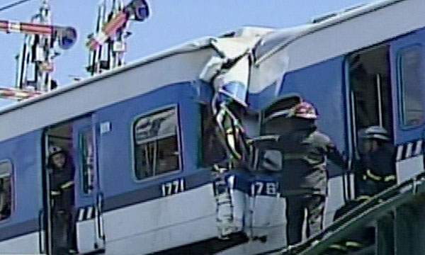 chocaron esta mañana dos trenes en el barrio porteño de Palermo. chocaron esta mañana dos trenes en el barrio porteño de Palermo.