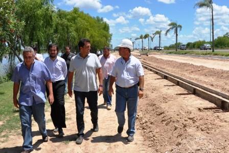Massa recorrió las obras en ejecución por distintas localidades Massa recorrió las obras en ejecución por distintas localidades