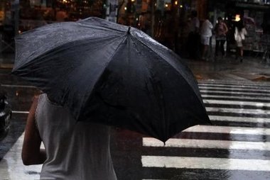Diluvia en Capital y rige una alerta por posible caída de granizo. Diluvia en Capital y rige una alerta por posible caída de granizo.