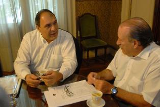 El Intendente de San Fernando, Osvaldo Amieiro, y el Presidente de AySA, Carlos Ben, mantuvieron una reunión de trabajo El Intendente de San Fernando, Osvaldo Amieiro, y el Presidente de AySA, Carlos Ben, mantuvieron una reunión de trabajo