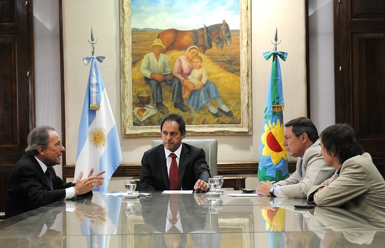 Scioli anunció la compra de 52 patrulleros para Vicente López Scioli anunció la compra de 52 patrulleros para Vicente López