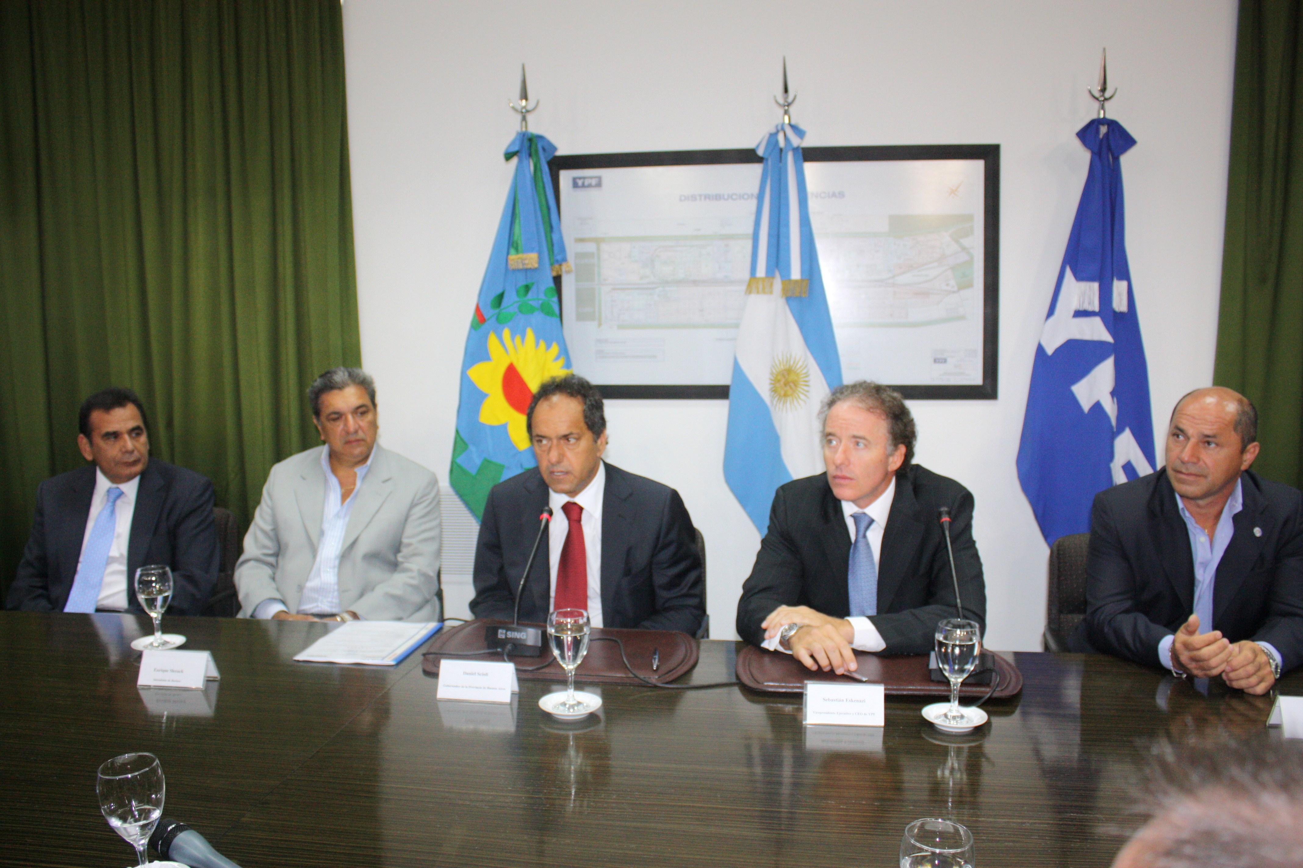 Scioli firmó una resolución ambiental para mejorar los canales este y oeste de ensenada Scioli firmó una resolución ambiental para mejorar los canales este y oeste de ensenada