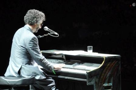 Fito Páez brindó un espectacular show en el playón de Tigre