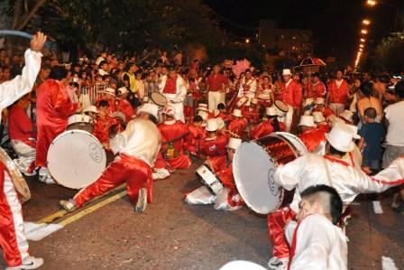 Miles de personas disfrutaron el cierre del carnaval en Tigre Centro Miles de personas disfrutaron el cierre del carnaval en Tigre Centro