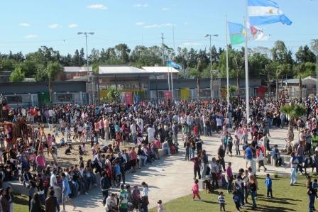 Se inauguró el nuevo Jardín de Infantes, la plaza y los asfaltos de Bancalari