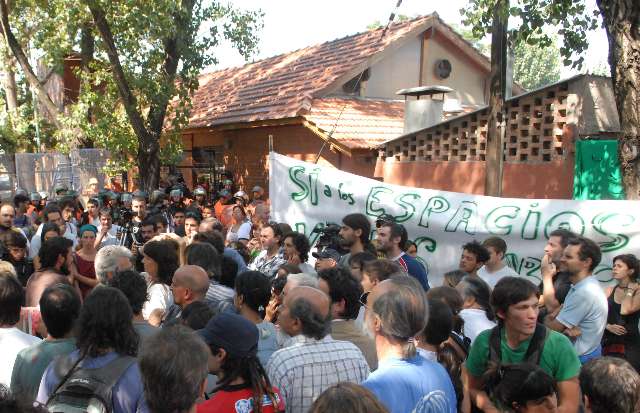 Incidentes y detenidos en una protesta por el camino costero en Vicente López Incidentes y detenidos en una protesta por el camino costero en Vicente López