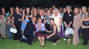 2 mil mujeres celebraron su día en Pilar junto a Araceli González y Juan Darthés 2 mil mujeres celebraron su día en Pilar junto a Araceli González y Juan Darthés