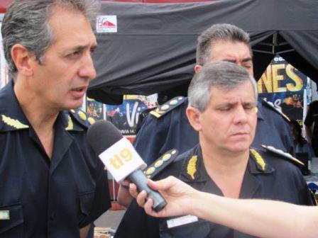 Fuerte Operativo Policial en el Barrio Las Flores y la Villa de Borges en Vicente López (Nasrala y Brito)
Fuerte Operativo Policial en el Barrio Las Flores y la Villa de Borges en Vicente López (Nasrala y Brito)