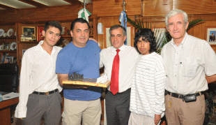 Cariglino recibió al Círculo de Ajedrez en su despacho Cariglino recibió al Círculo de Ajedrez en su despacho