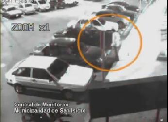 Las cámaras de seguridad de SAn Isidro registraron imágenes del remisero asesinado Las cámaras de seguridad de SAn Isidro registraron imágenes del remisero asesinado
