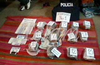 Golpe al narcotráfico: 8 detenidos y casi 100 kilos de cocaina secuestrada en Moreno Golpe al narcotráfico: 8 detenidos y casi 100 kilos de cocaina secuestrada en Moreno