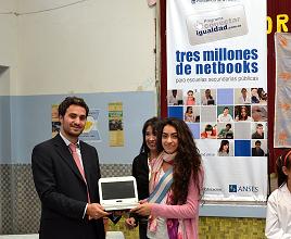 Entregaron en Boulogne de las primeras 183 netbooks del Prograa Nacional Conectar Igualdad Entregaron en Boulogne de las primeras 183 netbooks del Prograa Nacional Conectar Igualdad