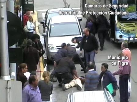 Tigre: peligrosa e insólita confusión filmada en zona bancaria Tigre: peligrosa e insólita confusión filmada en zona bancaria