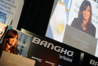 La Presidenta inauguró una fábrica de computadoras en Vicente López La Presidenta inauguró una fábrica de computadoras en Vicente López