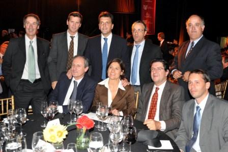 Massa junto a empresarios en la cena de Tigre Educa