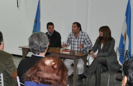La charla estuvo a cargo del Fiscal Dr. Diego Calegari titular de la Fiscalía de Investigaciones de drogas Ilícitas de Tigre La charla estuvo a cargo del Fiscal Dr. Diego Calegari titular de la Fiscalía de Investigaciones de drogas Ilícitas de Tigre